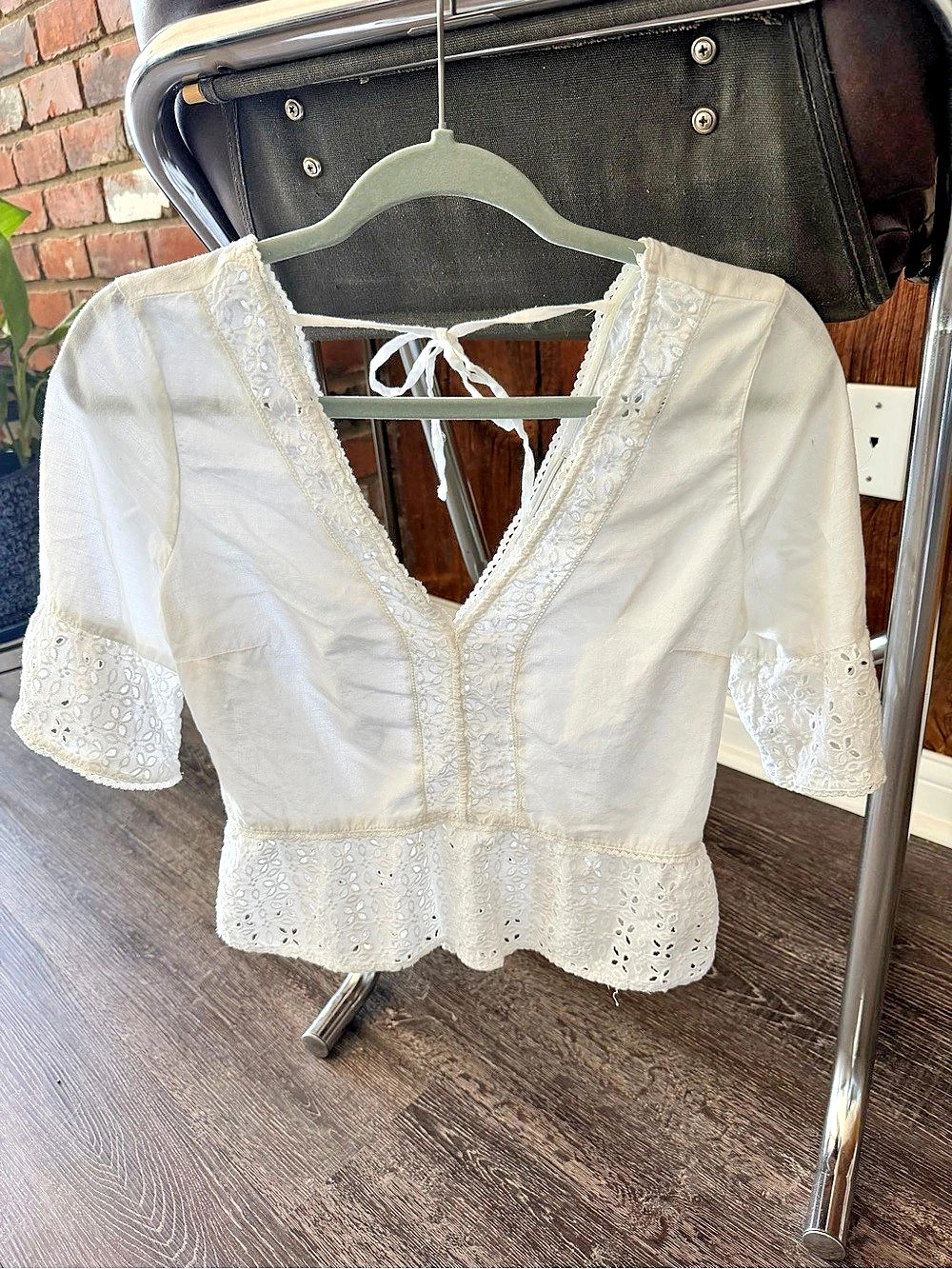 Abercrombie & Fitch White Eyelet Peplum Blouse Size Small